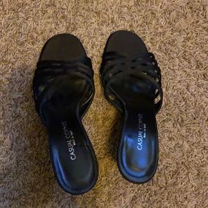 BRAND NEW w/o box. Super cute casual corner heels, skinny foot preferred, Italy!